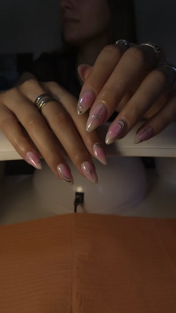 Diseño de uñas hecho en Butterfly Nails